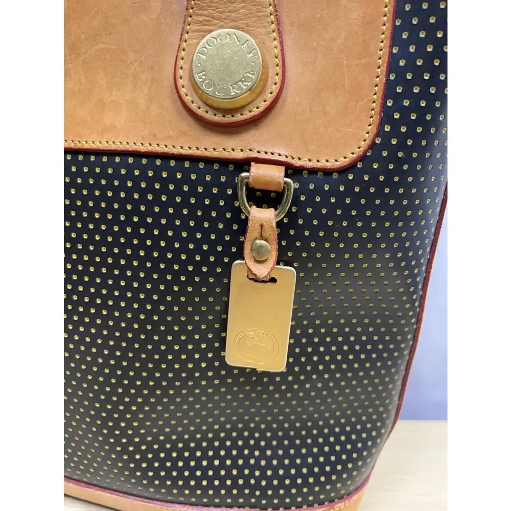 Vintage Dooney & Bourke Bag Vintage Cabrio Perforated Leather Black Tan Tote M - Picture 6 of 16